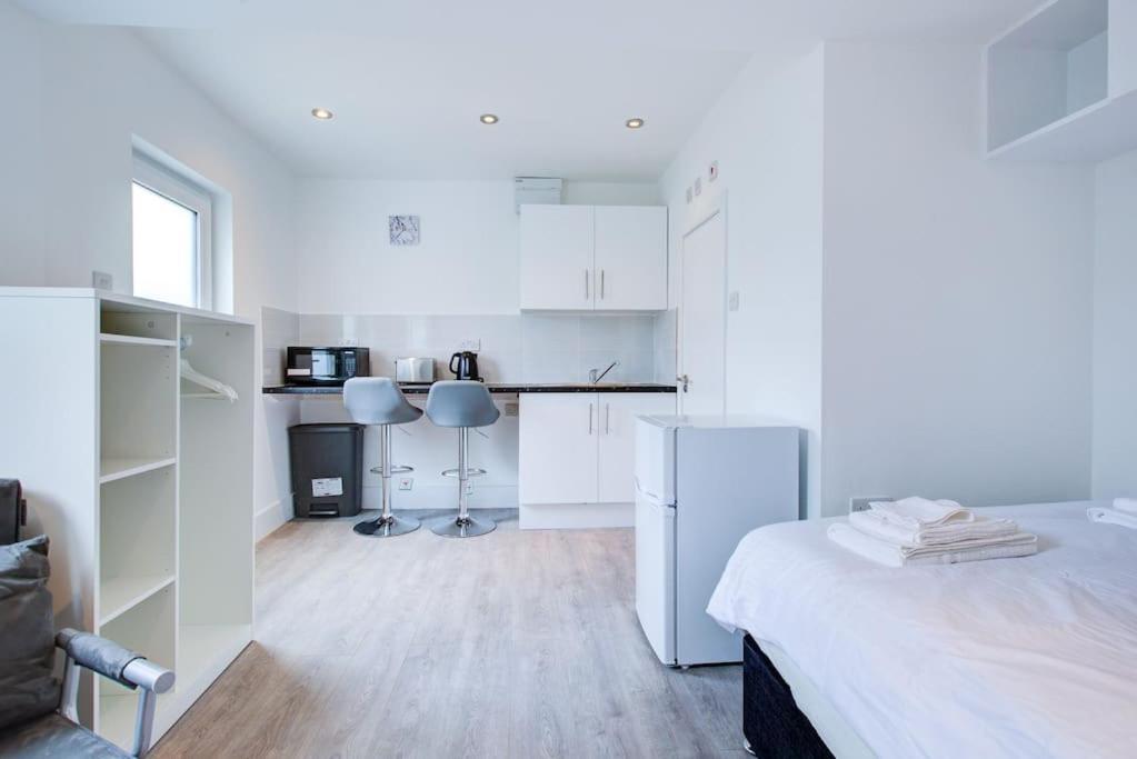 Comfy And Convenient Lewisham With Free Street Parking, Wifi And Quick Access To Sleep 3 Apartament